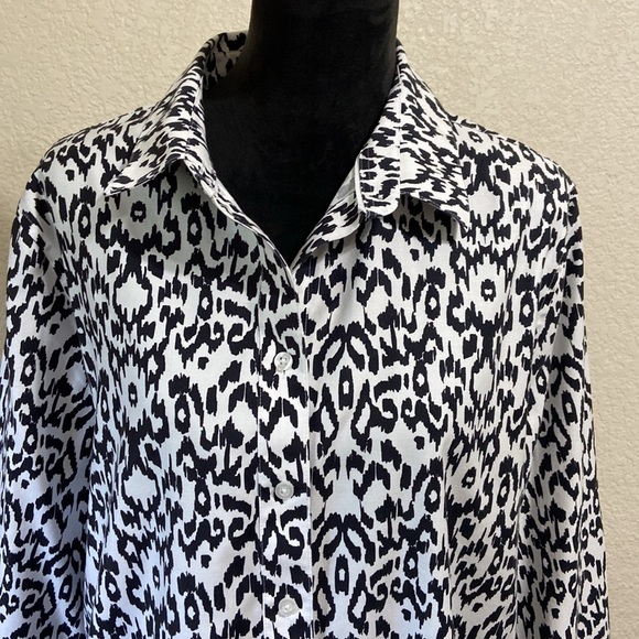 Chico’s  Animal Print Shirt - Picture 2 of 9